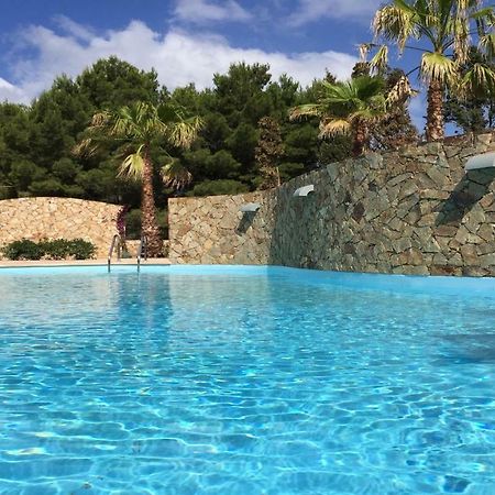 Residence Elegance Ville Ed Appartamenti A Porto Pino Exteriör bild