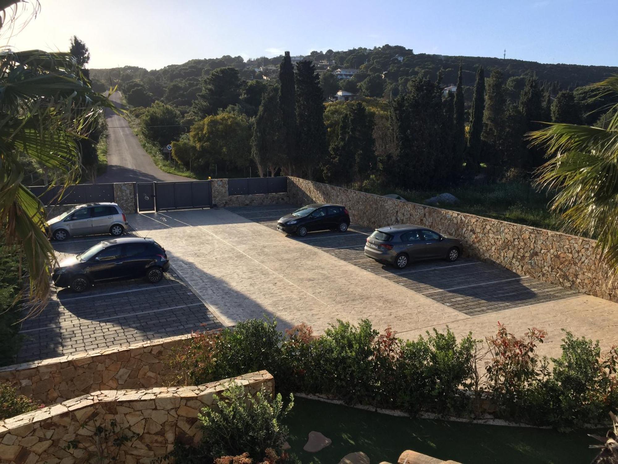 Residence Elegance Ville Ed Appartamenti A Porto Pino Exteriör bild