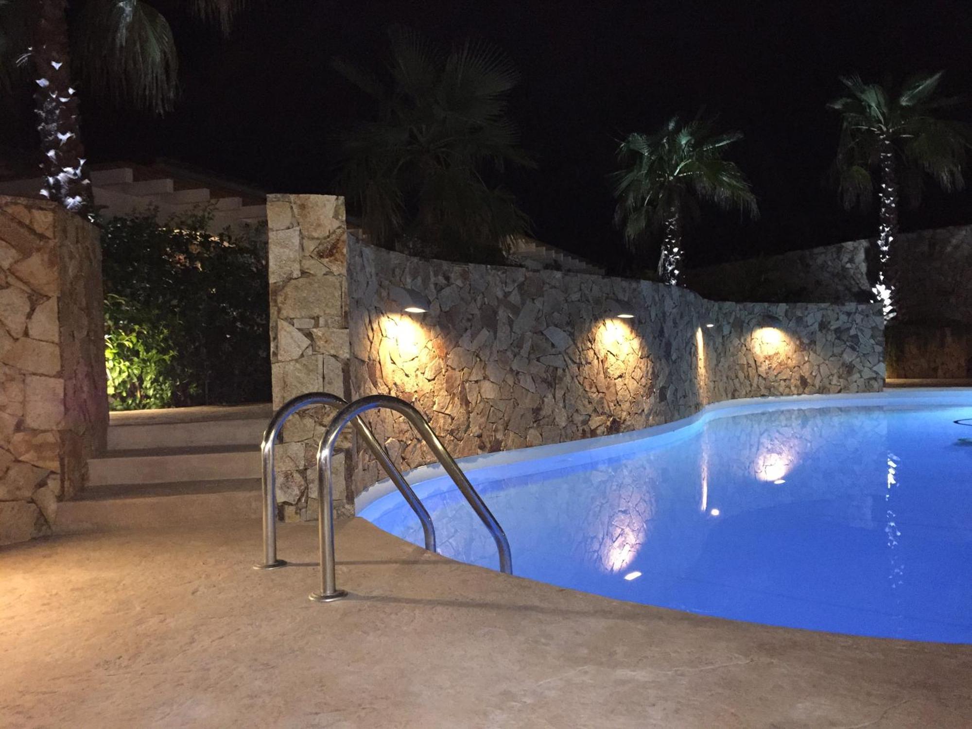 Residence Elegance Ville Ed Appartamenti A Porto Pino Exteriör bild
