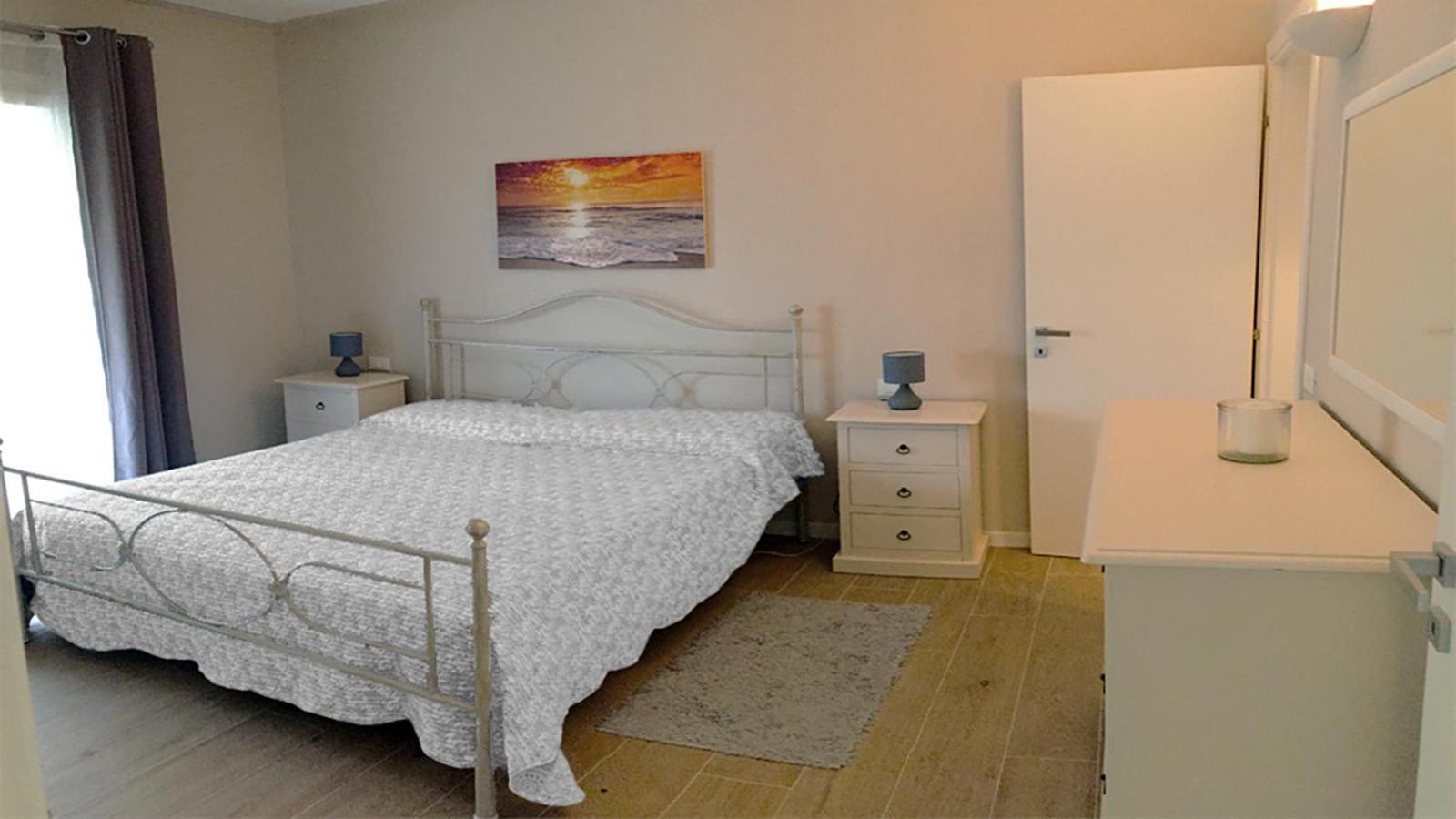Residence Elegance Ville Ed Appartamenti A Porto Pino Exteriör bild