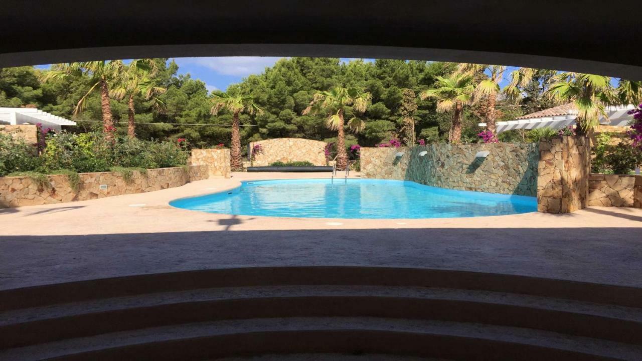 Residence Elegance Ville Ed Appartamenti A Porto Pino Exteriör bild