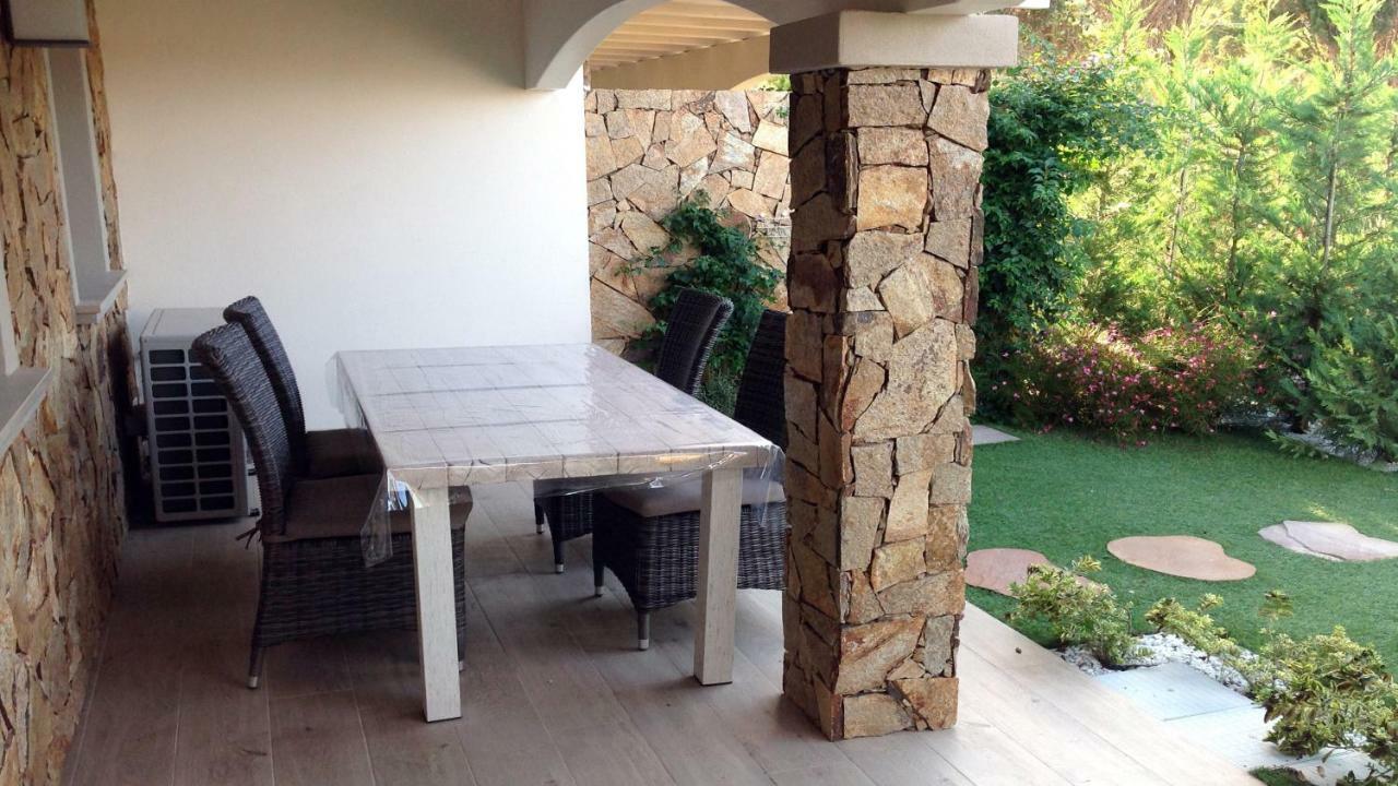Residence Elegance Ville Ed Appartamenti A Porto Pino Exteriör bild