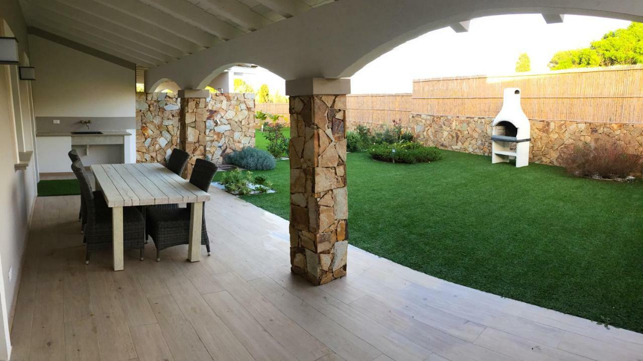 Residence Elegance Ville Ed Appartamenti A Porto Pino Exteriör bild